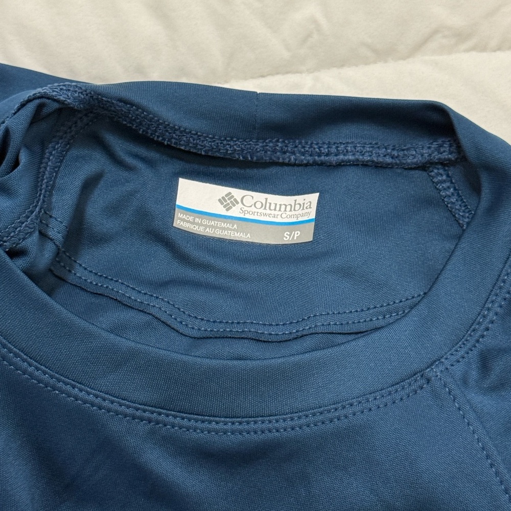 Columbia Deep Blue Performance Shirt - Picture 2 of 2